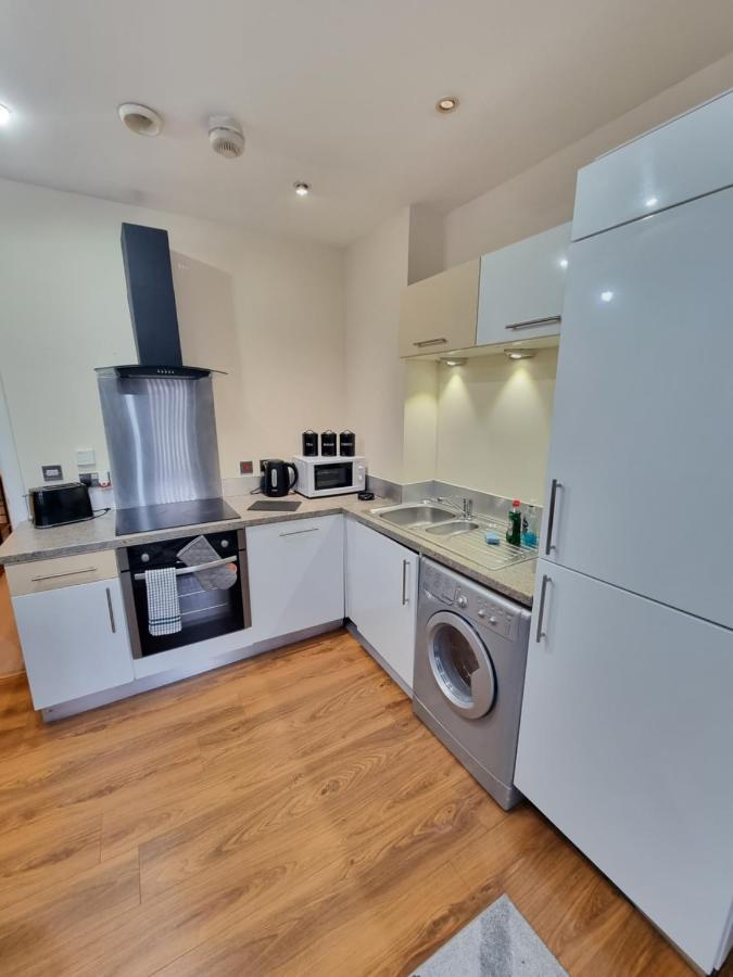 2 Bedroom - City Centre Location - Perfect For Family'S Bradford  Eksteriør billede