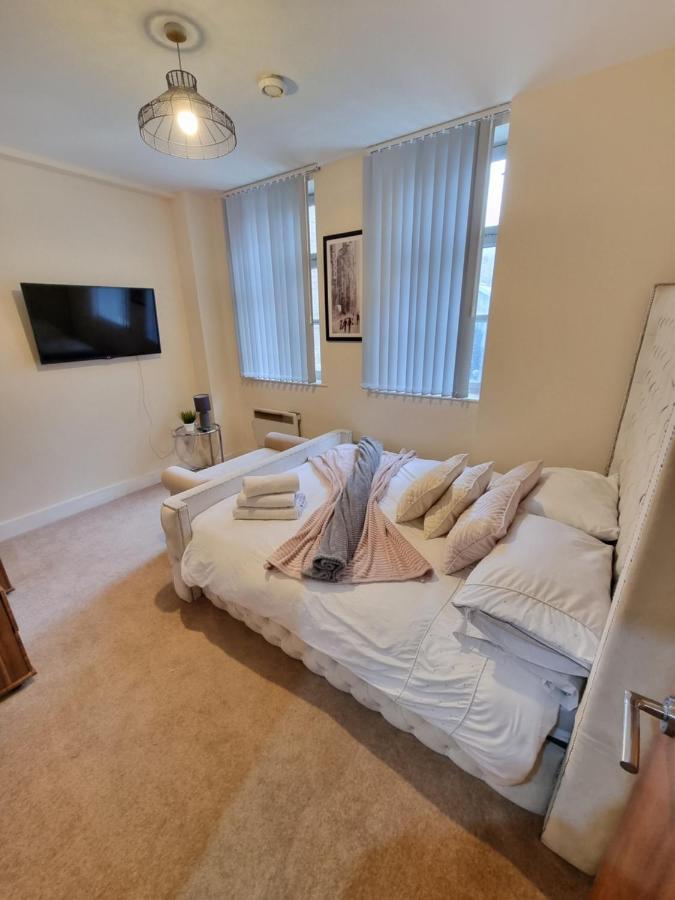 2 Bedroom - City Centre Location - Perfect For Family'S Bradford  Eksteriør billede