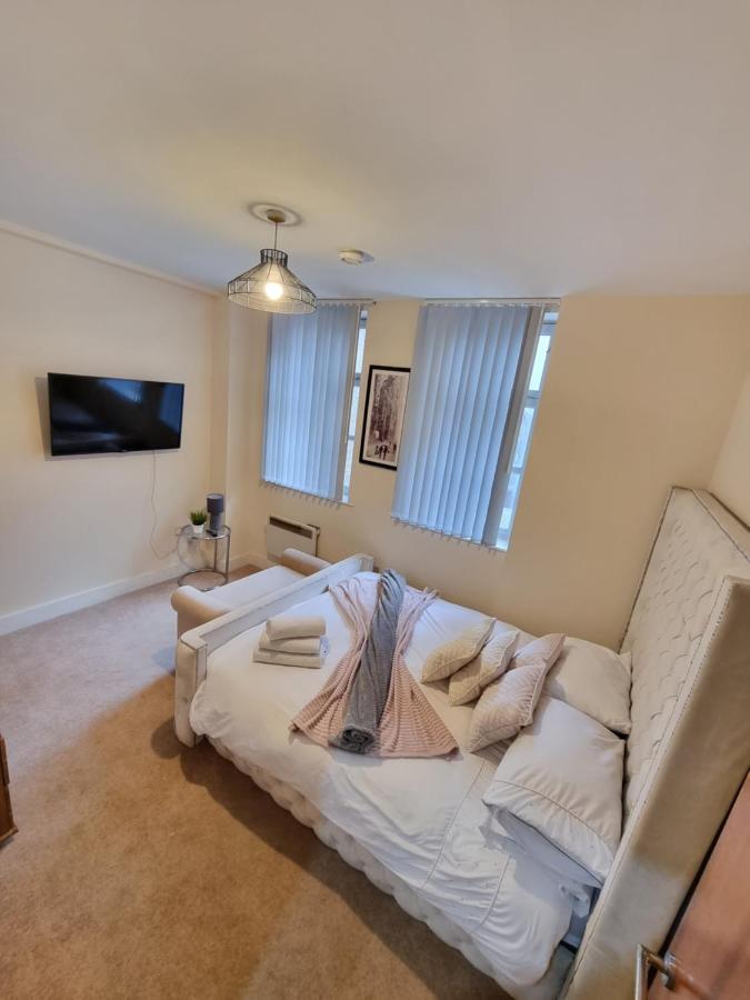 2 Bedroom - City Centre Location - Perfect For Family'S Bradford  Eksteriør billede